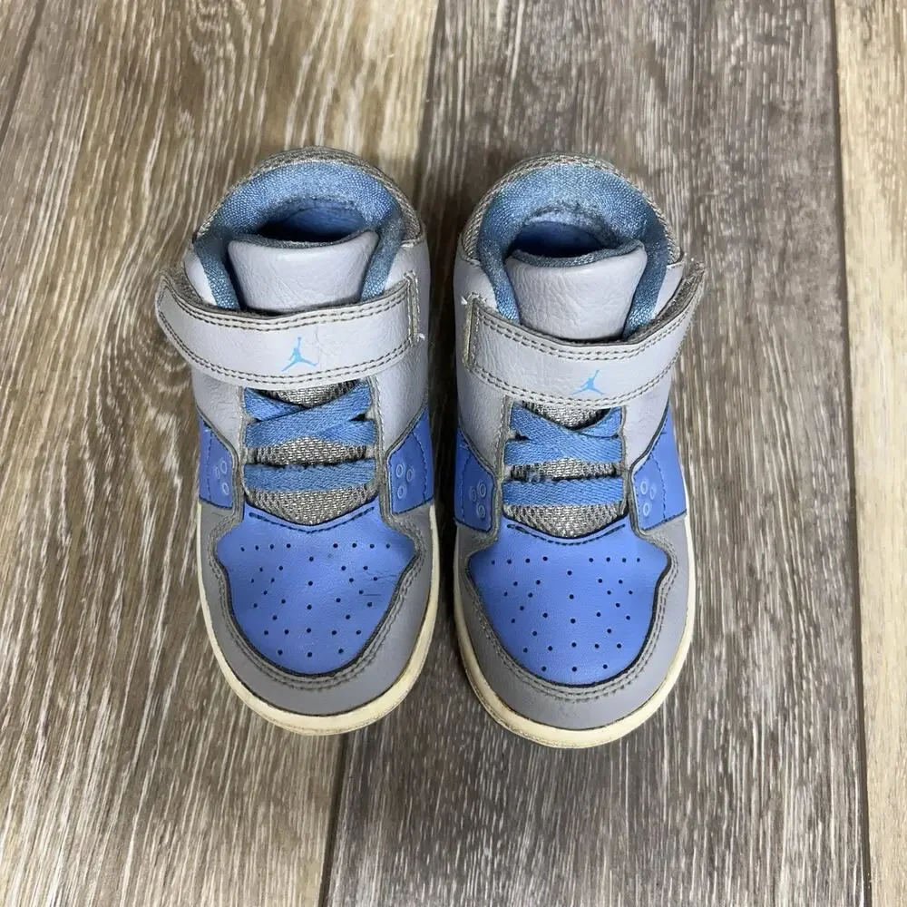 Nike Air Jordan 654954-401 Toddler Youth Size 8C Carolina Retro Blue Gray Shoes